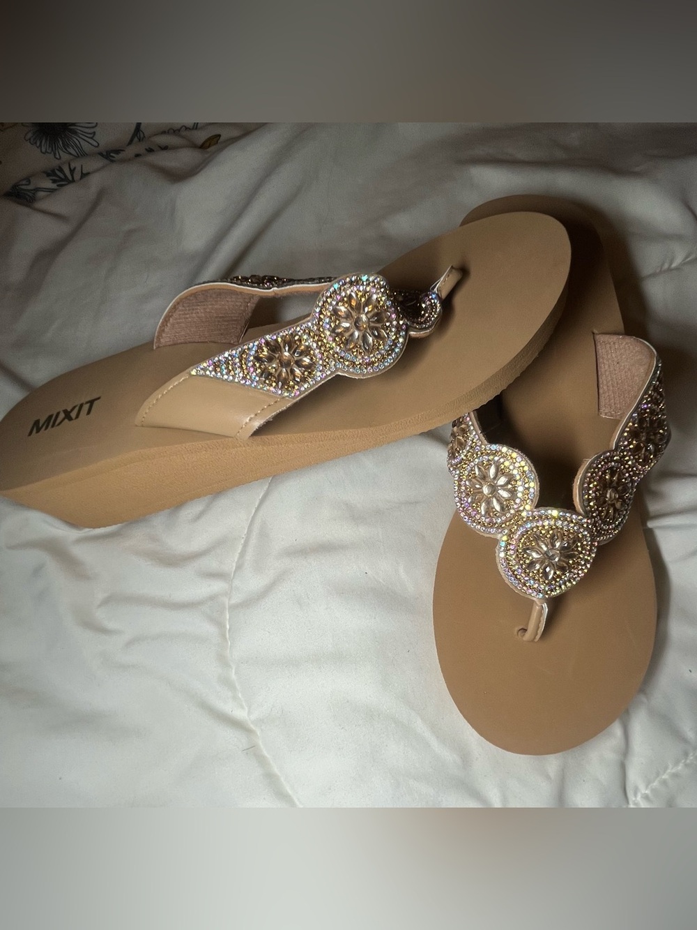 Mixit women’s tan bedazzled flip flop wedge sandals size 10 NWOT